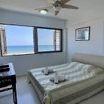 Daire Sea View In Makenzy