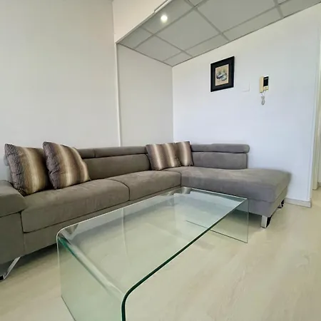 Sea View In Makenzy Apartamento Lárnaca