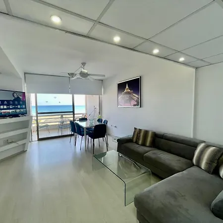Sea View In Makenzy Apartamento Lárnaca