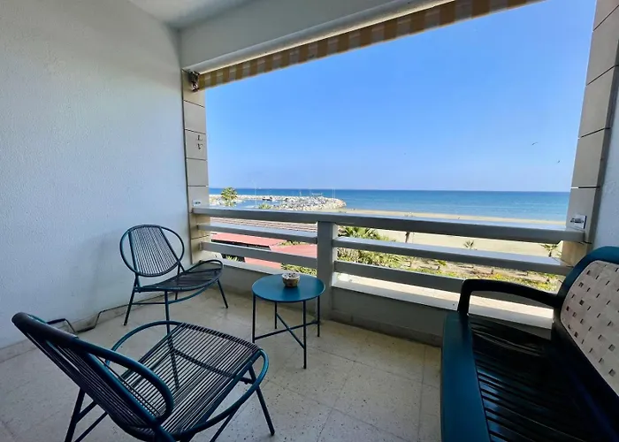 Sea View In Makenzy Appartement Larnaca