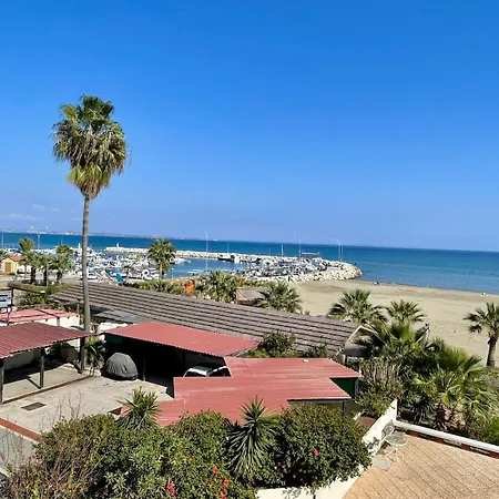 Апартаменты Sea View In Makenzy *