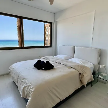 Sea View In Makenzy Apartament Larnaca