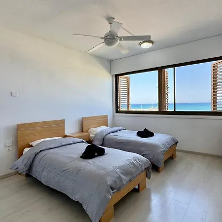 Sea View In Makenzy Apartament